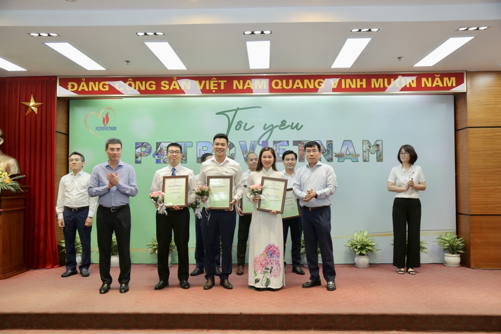 Tình yêu Petrovietnam sẽ là động lực Tập đoàn phát triển bền vững hơn, mạnh mẽ hơn Tình yêu Petrovietnam sẽ là động lực Tập đoàn phát triển bền vững hơn, mạnh mẽ hơn