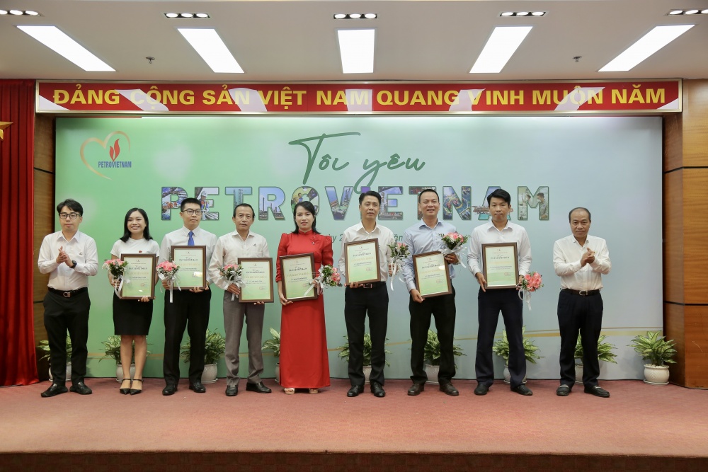 Tình yêu Petrovietnam sẽ là động lực Tập đoàn phát triển bền vững hơn, mạnh mẽ hơn Tình yêu Petrovietnam sẽ là động lực Tập đoàn phát triển bền vững hơn, mạnh mẽ hơn