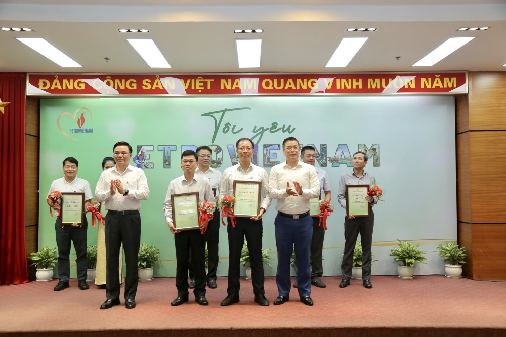 Tình yêu đối với Petrovietnam sẽ là động lực để Tập đoàn phát triển bền vững hơn, mạnh mẽ hơn Tình yêu đối với Petrovietnam sẽ là động lực để Tập đoàn phát triển bền vững hơn, mạnh mẽ hơn
