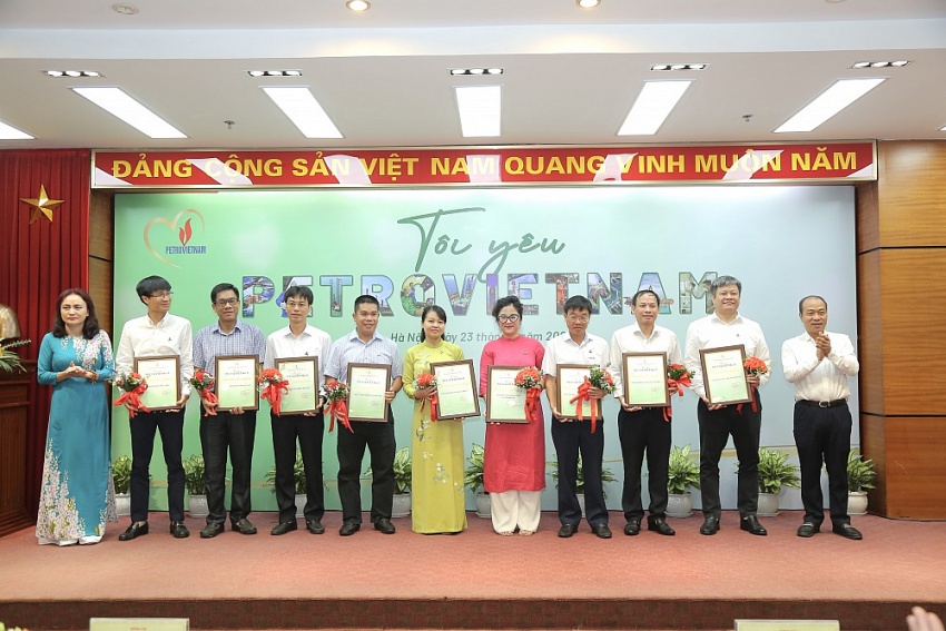 Tình yêu Petrovietnam sẽ là động lực Tập đoàn phát triển bền vững hơn, mạnh mẽ hơn Tình yêu Petrovietnam sẽ là động lực Tập đoàn phát triển bền vững hơn, mạnh mẽ hơn