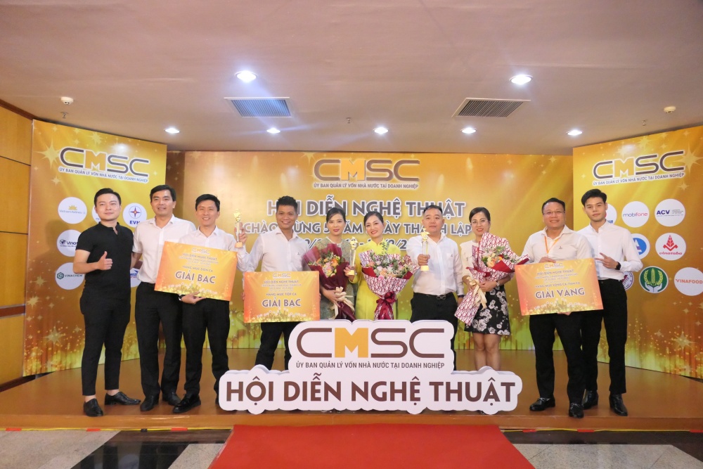 Công bố và trao giải Hội diễn nghệ thuật kỷ niệm 5 năm thành lập Ủy ban Quản lý vốn nhà nước tại doanh nghiệp Công bố và trao giải Hội diễn nghệ thuật kỷ niệm 5 năm thành lập Ủy ban Quản lý vốn nhà nước tại doanh nghiệp