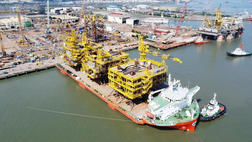 Petrovietnam: 48 năm vững thế đầu tàu của nền kinh tế Petrovietnam: 48 năm vững thế đầu tàu của nền kinh tế