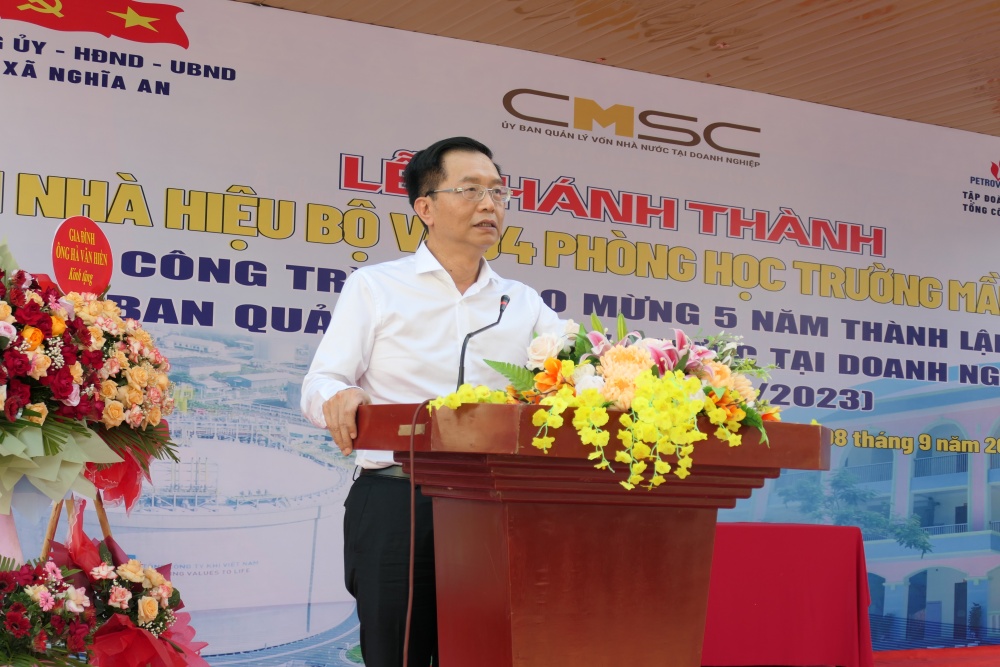 Đồng chí Trần Quang Dũng - Ủy viên Ban Thường vụ, Trưởng Ban Tuyên giáo Đảng ủy, Trưởng ban Truyền thông và Văn hóa doanh nghiệp Tập đoàn Dầu khí Việt Nam phát biểu tại lễ khánh thành công trình an sinh xã hội Đồng chí Trần Quang Dũng - Ủy viên Ban Thường vụ, Trưởng Ban Tuyên giáo Đảng ủy, Trưởng ban Truyền thông và Văn hóa doanh nghiệp Tập đoàn Dầu khí Việt Nam phát biểu tại lễ khánh thành công trình an sinh xã hội
