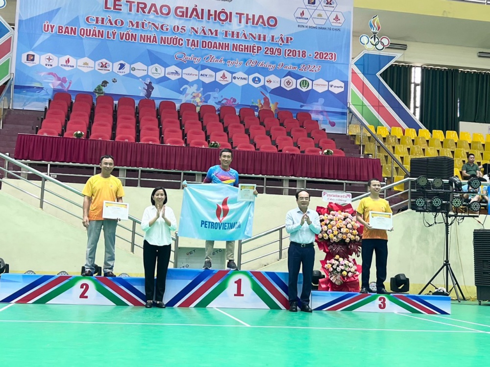 Vận động viên Nguyễn Hữu Thức - Tổng công ty Khí Việt Nam (PVGas) - Công ty Đường ống Khí Nam Côn Sơn đạt giải nhất nội dung 30 km nam Vận động viên Nguyễn Hữu Thức - Tổng công ty Khí Việt Nam (PVGas) - Công ty Đường ống Khí Nam Côn Sơn đạt giải nhất nội dung 30 km nam