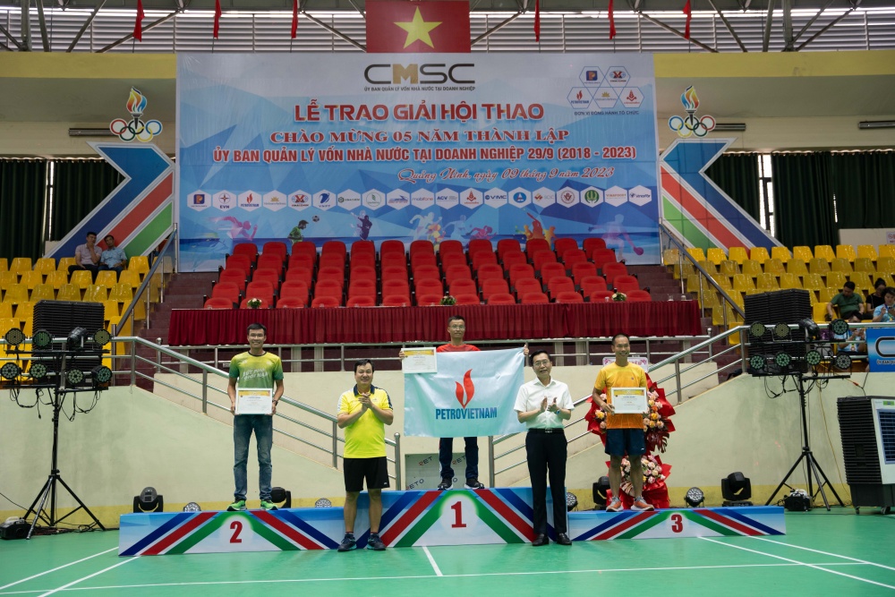 Vận động viên Nguyễn Chế Linh - Tổng Công ty Điện lực Dầu khí Việt Nam - CTCP, Công ty Điện lực Dầu khí Nhơn Trạch đạt giải nhất nội dung nam 100km Vận động viên Nguyễn Chế Linh - Tổng Công ty Điện lực Dầu khí Việt Nam - CTCP, Công ty Điện lực Dầu khí Nhơn Trạch đạt giải nhất nội dung nam 100km