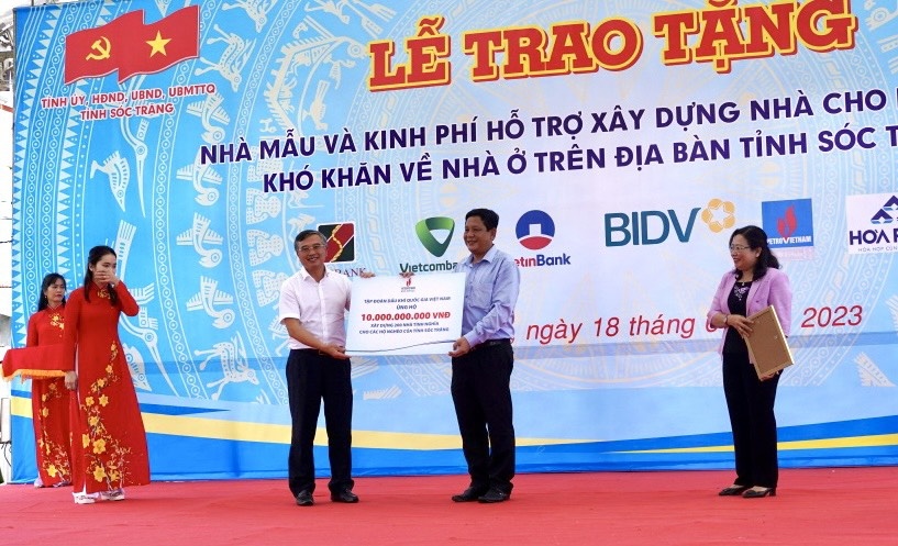 Kết hợp truyền thông, văn hóa doanh nghiệp và an sinh xã hội trở thành bệ đỡ vững chắc cho các hoạt động của Petrovietnam Kết hợp truyền thông, văn hóa doanh nghiệp và an sinh xã hội trở thành bệ đỡ vững chắc cho các hoạt động của Petrovietnam