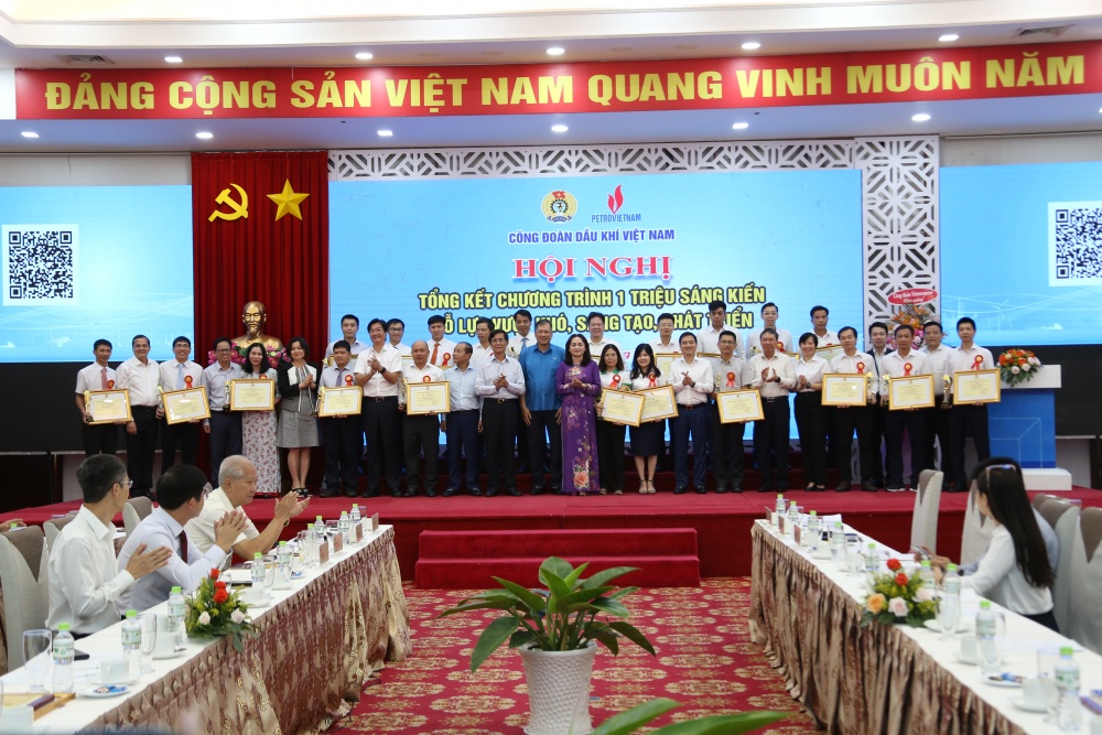 Công đoàn Dầu khí tổng kết chương trình “01 triệu sáng kiến” CĐ DKVN tổng kết chương trình “01 triệu sáng kiến”: Hơn 7.000 sáng kiến, làm lợi hơn 9.000 tỷ đồng