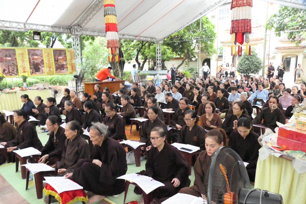 Lãnh đạo Petrovietnam thăm hỏi, động viên và trao gần 1 tỷ đồng hỗ trợ các nạn nhân vụ cháy chung cư mini ở Hà Nội Lãnh đạo Petrovietnam thăm hỏi, động viên và trao gần 1 tỷ đồng hỗ trợ các nạn nhân vụ cháy chung cư mini ở Hà Nội