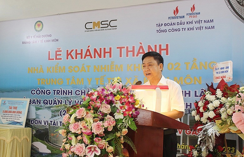 Gắn biển Công trình Nhà kiểm soát nhiễm khuẩn Trung tâm Y tế thị xã Kinh Môn Gắn biển Công trình Nhà kiểm soát nhiễm khuẩn Trung tâm Y tế thị xã Kinh Môn do Petrovietnam/PV GAS tài trợ