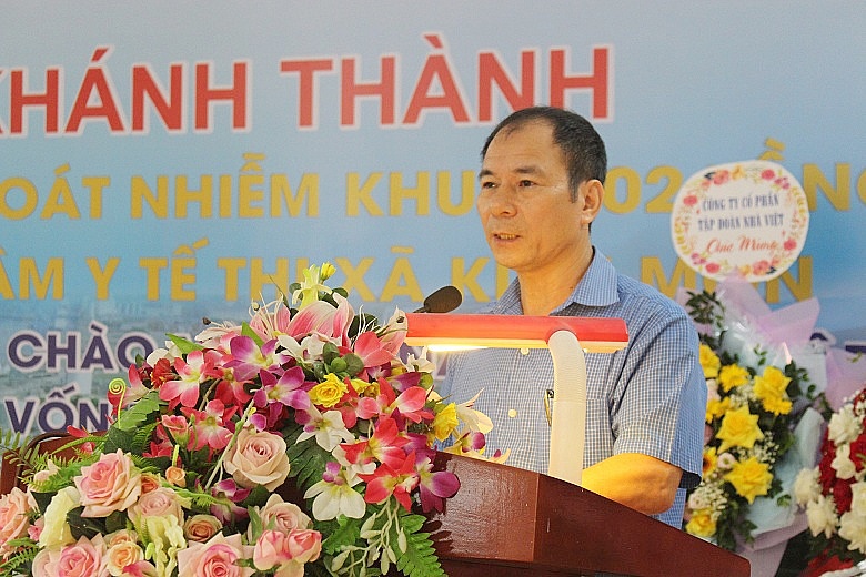 Gắn biển Công trình Nhà kiểm soát nhiễm khuẩn Trung tâm Y tế thị xã Kinh Môn Gắn biển Công trình Nhà kiểm soát nhiễm khuẩn Trung tâm Y tế thị xã Kinh Môn