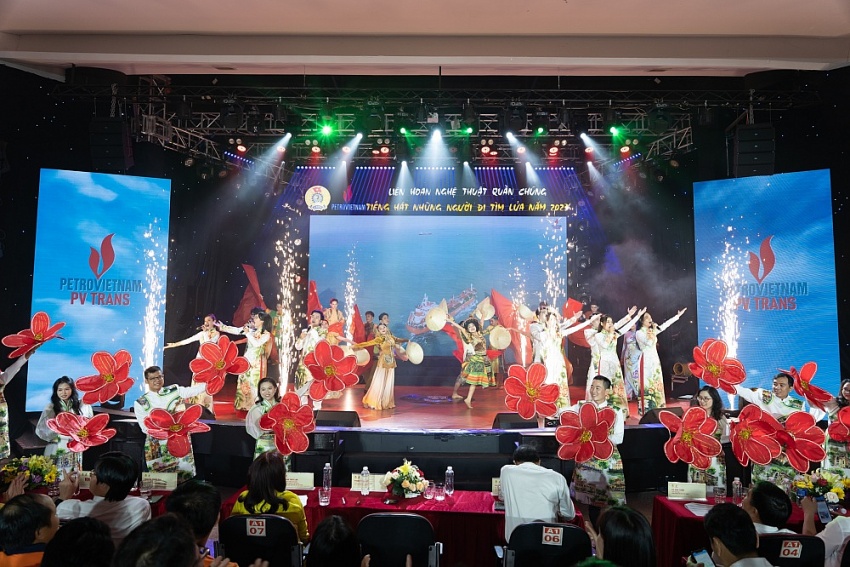 Ấn tượng Liên hoan “Tiếng hát Những người đi tìm lửa” khu vực phía Nam Ấn tượng Liên hoan “Tiếng hát Những người đi tìm lửa” khu vực phía Nam