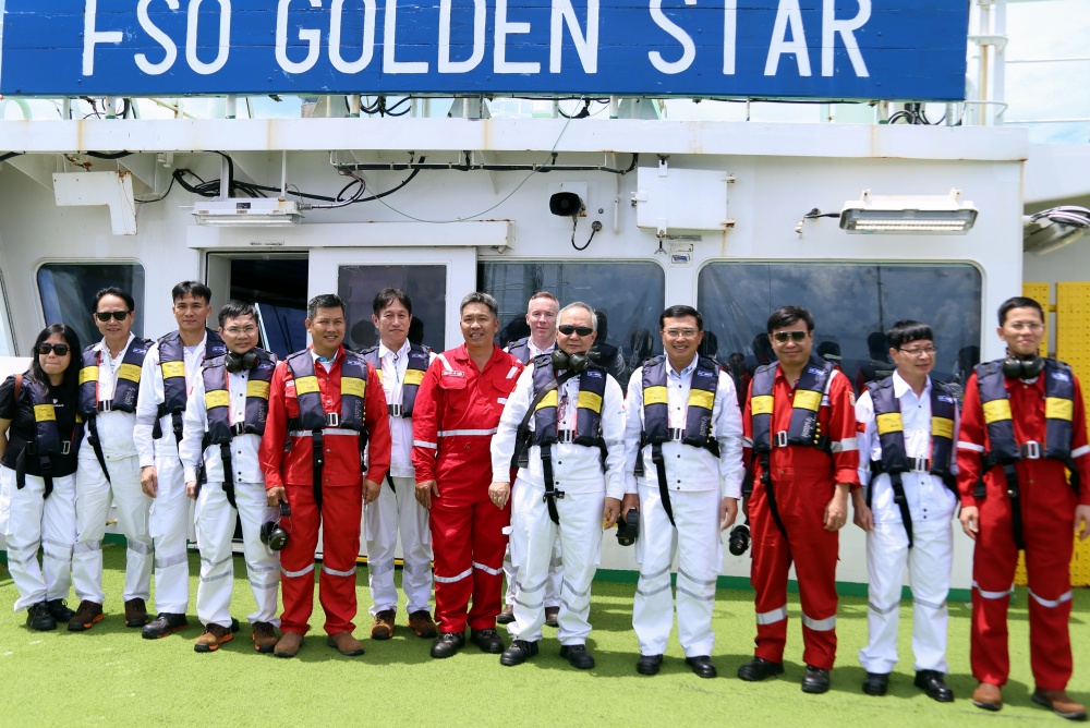 Chủ tịch HĐTV Petrovietnam Hoàng Quốc Vượng thăm và làm việc tại cụm giàn Sao Vàng - Đại Nguyệt