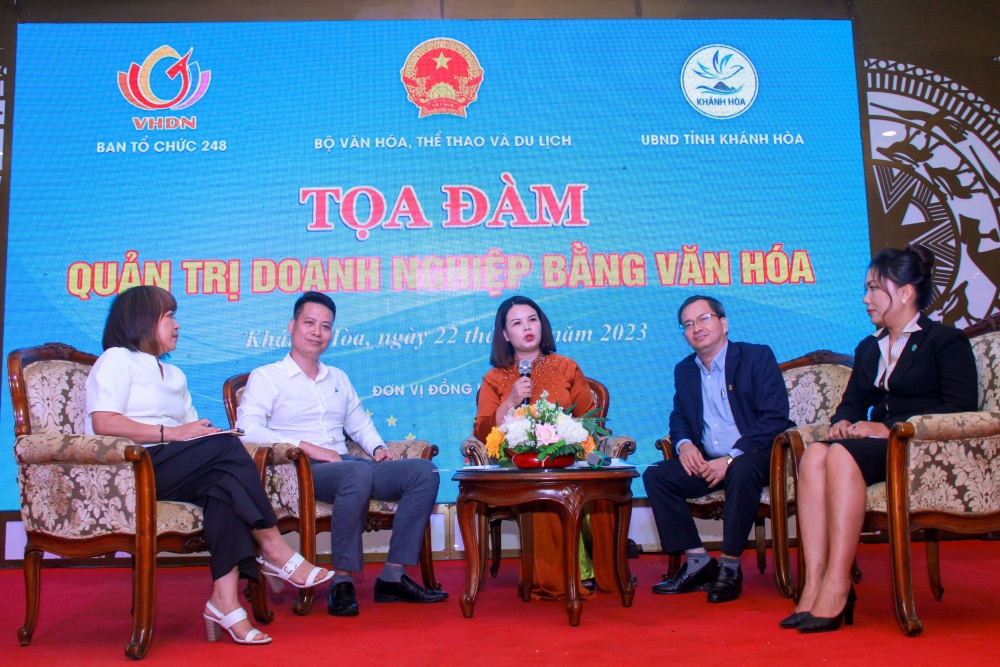 Văn hoá doanh nghiệp gắn liền với hoạt động sản xuất kinh doanh của Petrovietnam và BSR Văn hoá doanh nghiệp gắn liền với hoạt động sản xuất kinh doanh của Petrovietnam và BSR