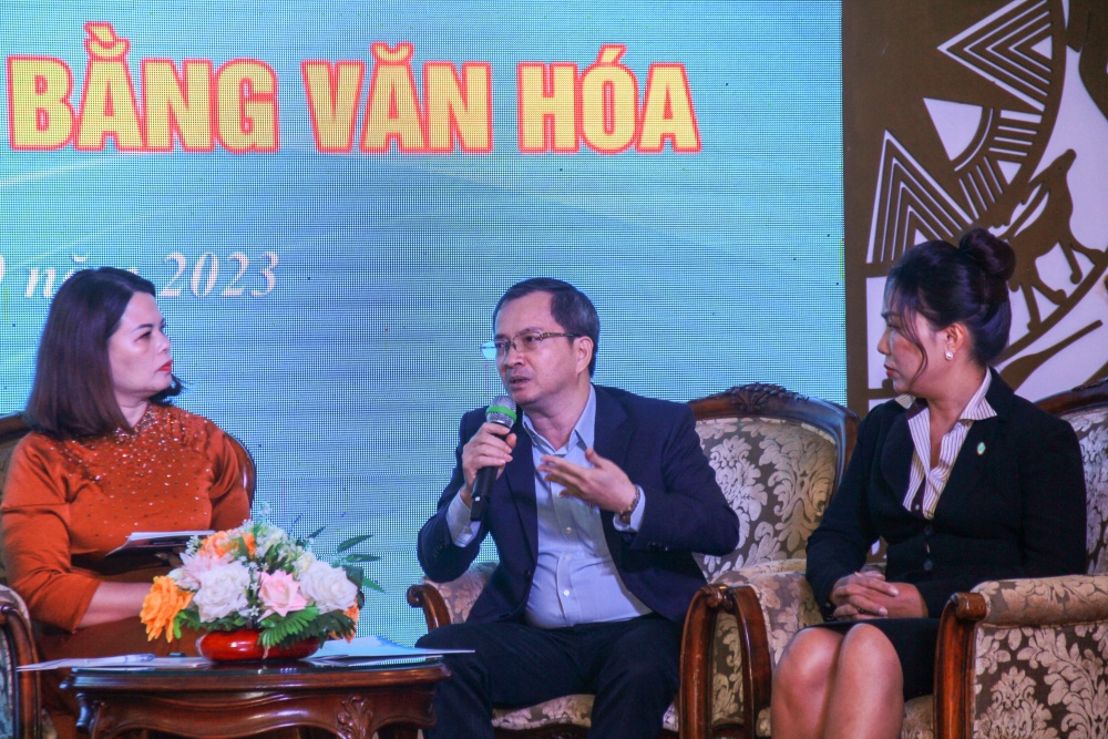 Văn hoá doanh nghiệp gắn liền với hoạt động sản xuất kinh doanh của Petrovietnam và BSR Văn hoá doanh nghiệp gắn liền với hoạt động sản xuất kinh doanh của Petrovietnam và BSR
