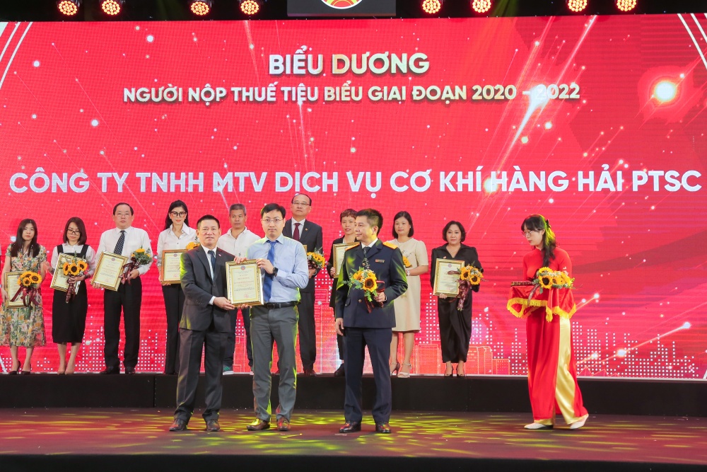 Petrovietnam được vinh danh đơn vị nộp thuế tiêu biểu giai đoạn 2020 - 2022 Petrovietnam được vinh danh đơn vị nộp thuế tiêu biểu giai đoạn 2020 - 2022