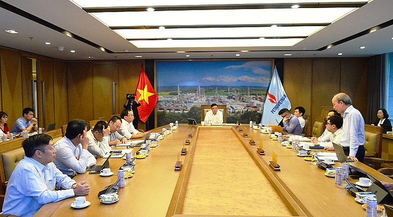 Petrovietnam reviews and promotes implementation of scientific research programs