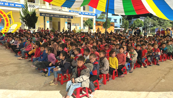 Đoàn Thanh niên VPI, PVChem, PVPGB, FECON tổ chức chương trình đào tạo thực địa kết hợp an sinh xã hội tại Hà Giang Đoàn Thanh niên VPI, PVChem, PVPGB, FECON tổ chức chương trình đào tạo thực địa kết hợp an sinh xã hội tại Hà Giang