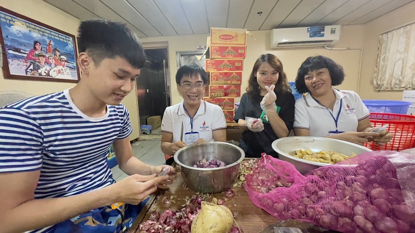 Mệnh lệnh của trái tim - Mang đi tình cảm, mang về niềm tin Kỳ 1: Mang đi tình cảm, mang về niềm tin