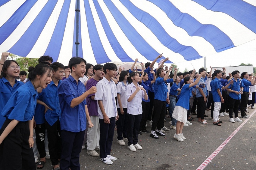 Sôi nổi Ngày hội Văn hóa Học sinh – Sinh viên năm 2023 và triển lãm ảnh “Petrovietnam trong tôi” Sôi nổi Ngày hội Văn hóa Học sinh – Sinh viên năm 2023 và triển lãm ảnh “Petrovietnam trong tôi”