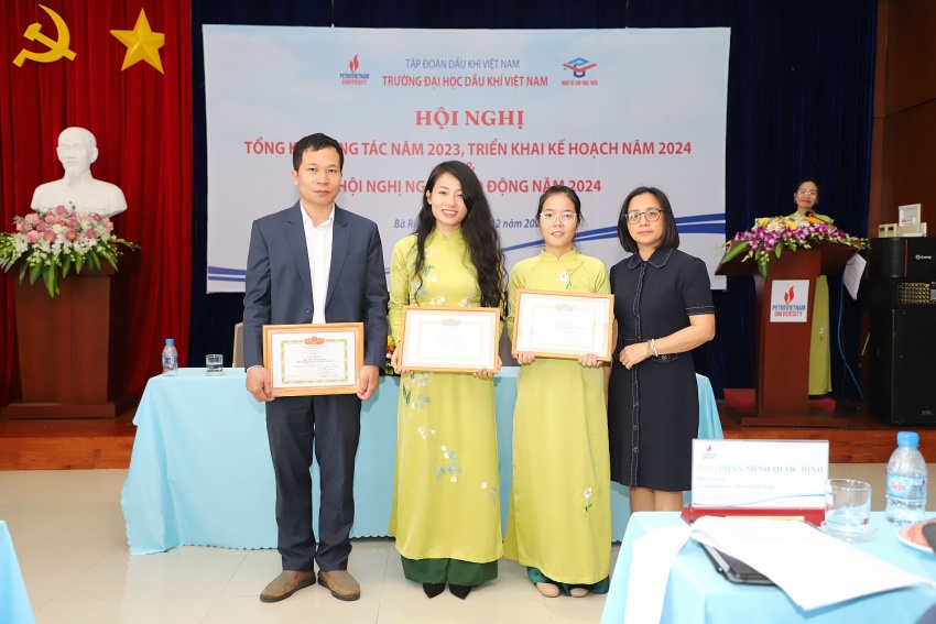 PVU đóng góp tích cực và ý nghĩa vào sự phát triển của Tập đoàn Dầu khí Việt Nam PVU đóng góp tích cực và ý nghĩa vào sự phát triển của Tập đoàn Dầu khí Việt Nam