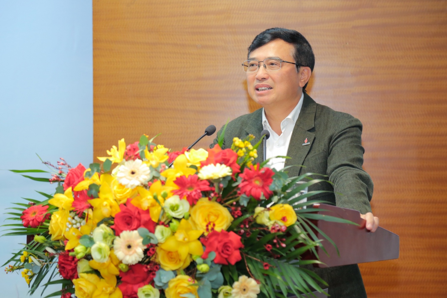 Hội nghị đại biểu người lao động Cơ quan Tập đoàn Dầu khí Việt Nam năm 2024: Tăng cường và bổ sung các động lực phát triển Hội nghị Đại biểu người lao động Cơ quan Tập đoàn Dầu khí Việt Nam năm 2024: Tăng cường các động lực tăng trưởng