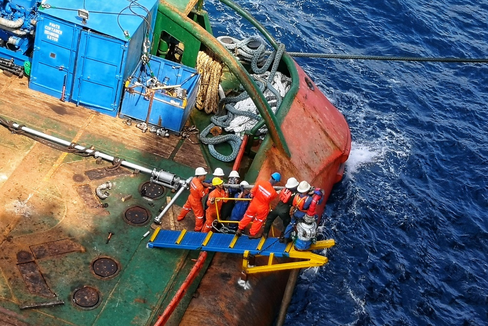 09-PTHL-AD-0004: Đầu sóng ngọn gió. 09-PTHL-AD-0004: Đầu sóng ngọn gió.