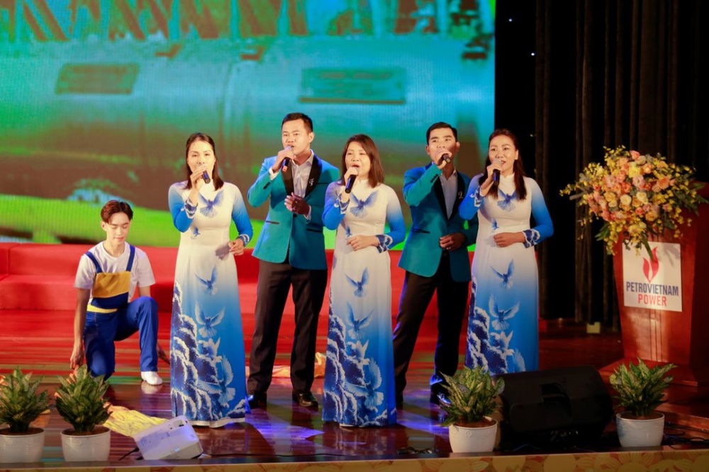 11-TTBD-AB-0003-05: Chúng tôi vinh dự được đóng góp tiết mục văn nghệ chào mừng Đại hội Công đoàn Tổng công ty nhiệm kỳ 2023-2028. 11-TTBD-AB-0003-05: Chúng tôi vinh dự được đóng góp tiết mục văn nghệ chào mừng Đại hội Công đoàn Tổng công ty nhiệm kỳ 2023-2028.