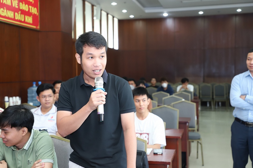 PVU tổ chức nói chuyện chuyên đề về “Những thử thách và giải pháp về An toàn và quy trình sản xuất” PVU tổ chức nói chuyện chuyên đề về “Những thử thách và giải pháp về an toàn và quy trình sản xuất”