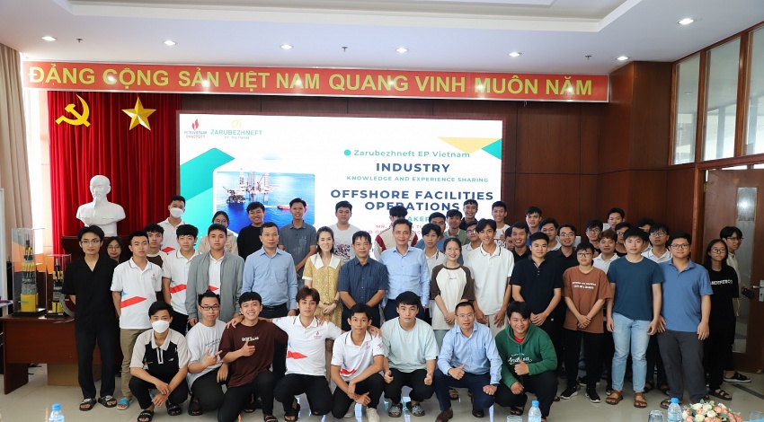 PVU tổ chức nói chuyện chuyên đề về “Những thử thách và giải pháp về An toàn và quy trình sản xuất” PVU tổ chức nói chuyện chuyên đề về “Những thử thách và giải pháp về an toàn và quy trình sản xuất”
