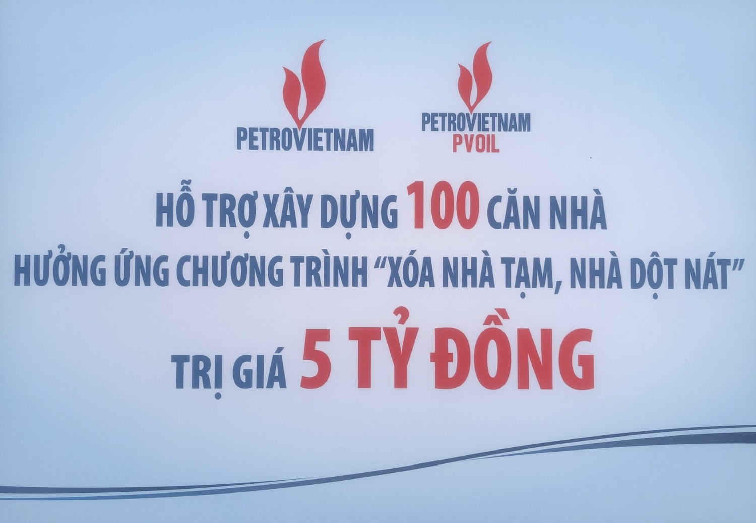 Petrovietnam ủng hộ 5 tỷ đồng cho phong trào Petrovietnam ủng hộ 5 tỷ đồng cho phong trào