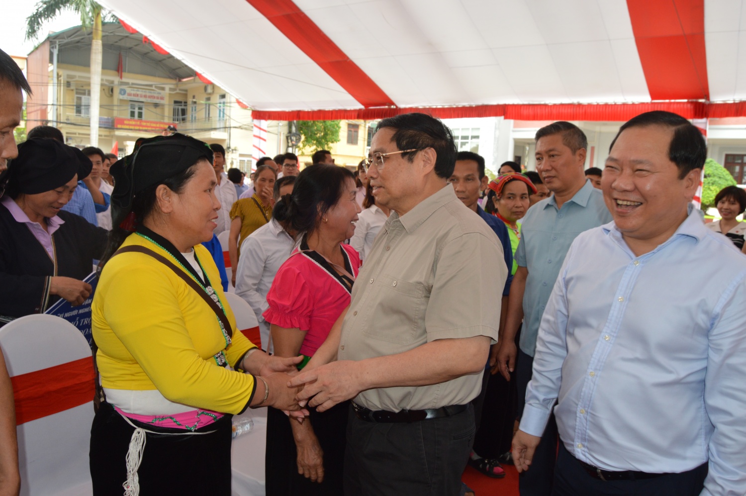 Phát động phong trào thi đua cả nước chung tay 'xóa nhà tạm, nhà dột nát' Phát động phong trào thi đua cả nước chung tay 'xóa nhà tạm, nhà dột nát'
