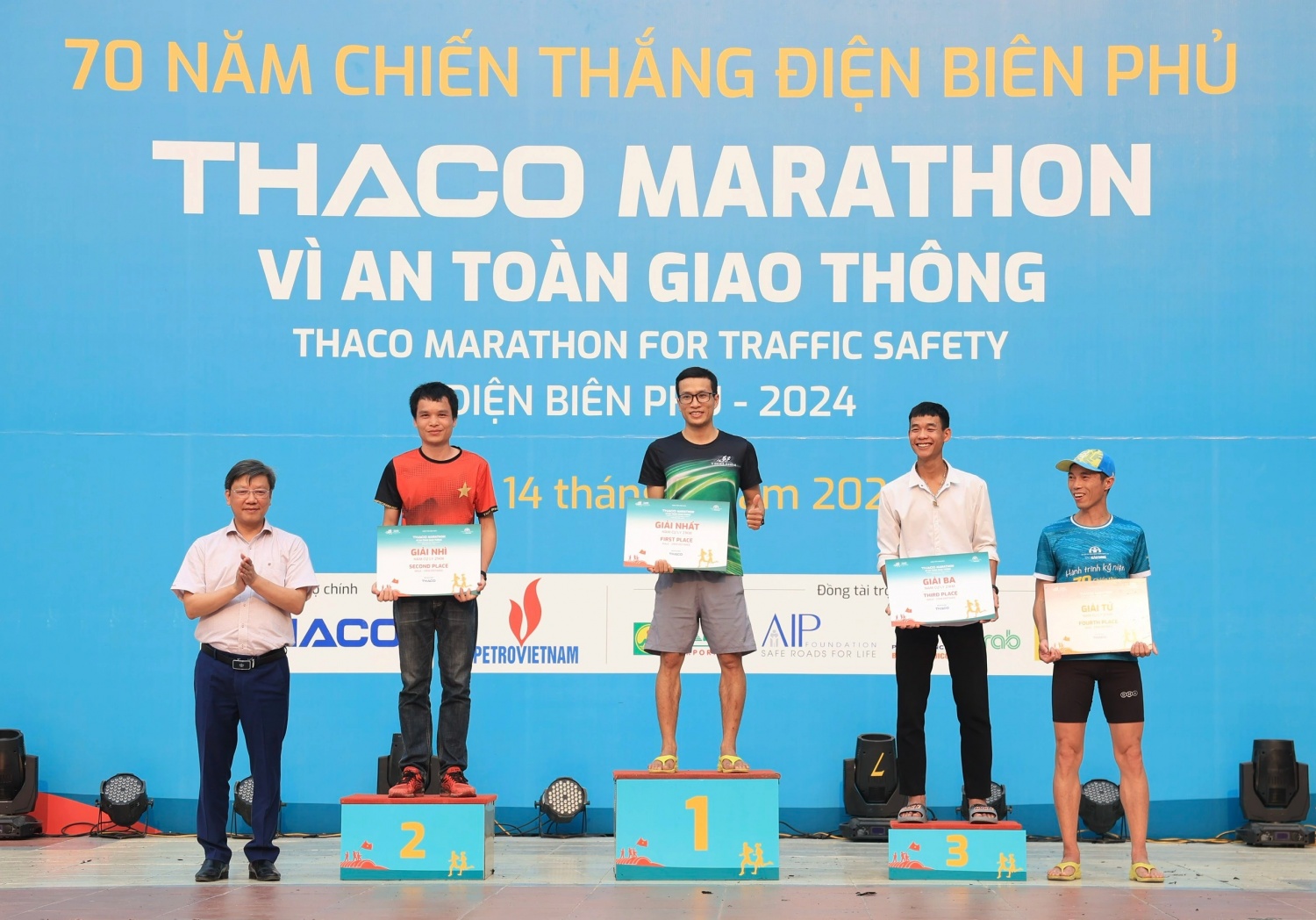 Petrovietnam đồng hành cùng giải chạy THACO Marathon Vì an toàn giao thông - Điện Biên Phủ 2024 Petrovietnam đồng hành cùng giải chạy THACO Marathon Vì an toàn giao thông - Điện Biên Phủ 2024