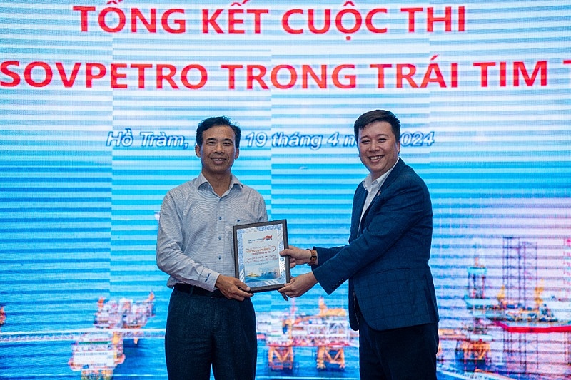 Vietsovpetro đạt kết quả tích cực trong công tác truyền thông Cẩm nang Văn hóa Vietsovpetro đạt kết quả tích cực trong công tác truyền thông Cẩm nang Văn hóa