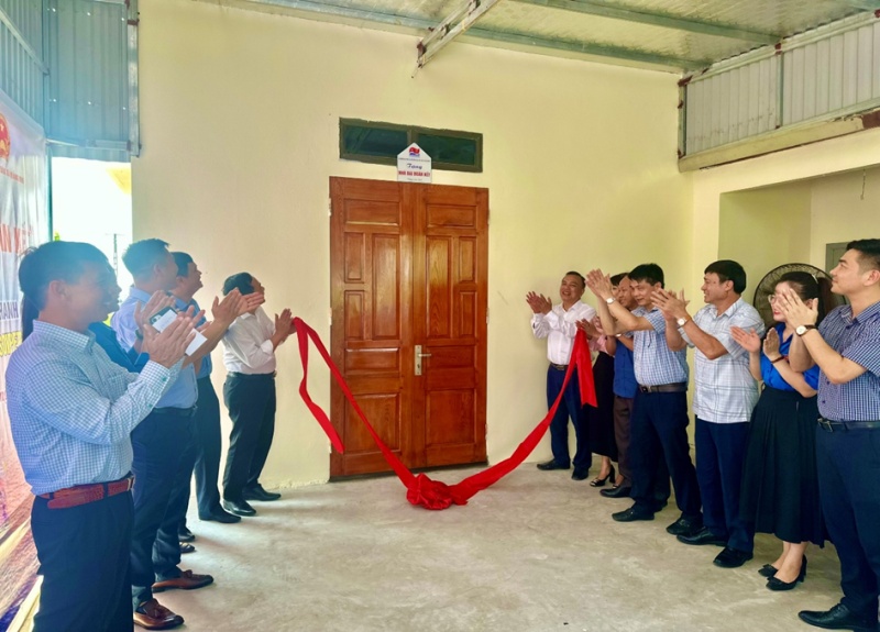 Xí nghiệp Khai thác Dầu khí trao nhà đại đoàn kết tại Quảng Xương, Thanh Hóa Xí nghiệp Khai thác Dầu khí trao nhà Đại đoàn kết tại Quảng Xương, Thanh Hóa