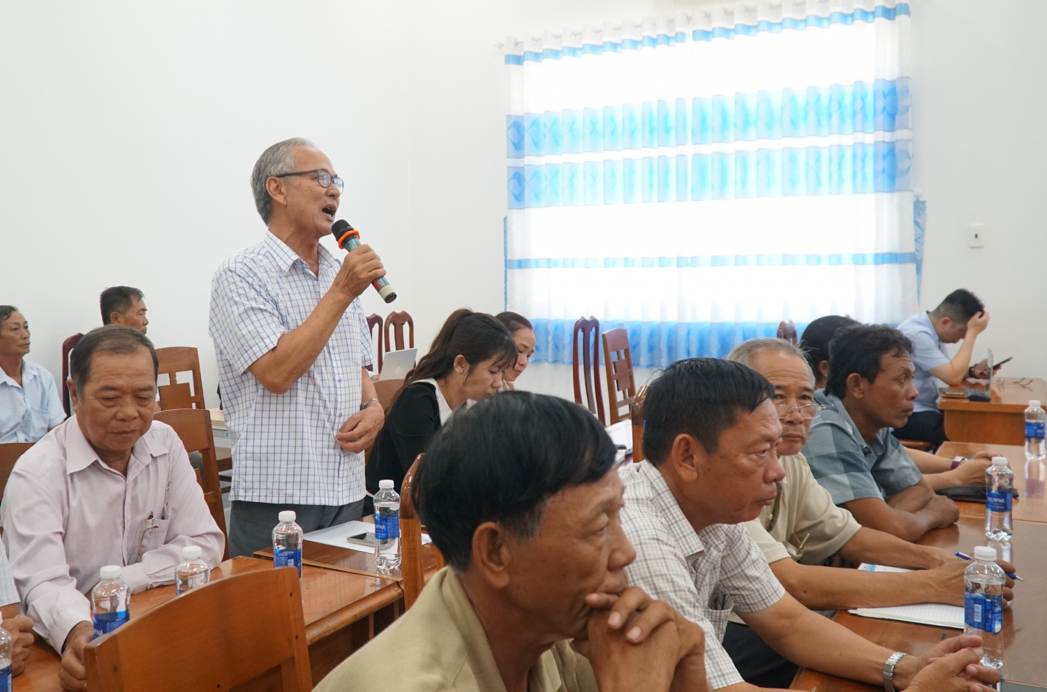 Đồng chí Lê Mạnh Hùng tiếp xúc cử tri tại Cà Mau trước kỳ họp thứ 7 Quốc hội khóa XV Đồng chí Lê Mạnh Hùng tiếp xúc cử tri tại Cà Mau trước kỳ họp thứ 7 Quốc hội khóa XV