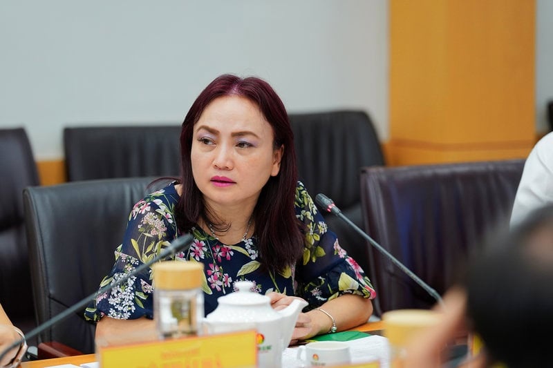 Chủ tịch CĐ DKVN Nghiêm Thuỳ Lan phát biểu kết luận buổi làm việc Chủ tịch CĐ DKVN Nghiêm Thuỳ Lan phát biểu kết luận buổi làm việc