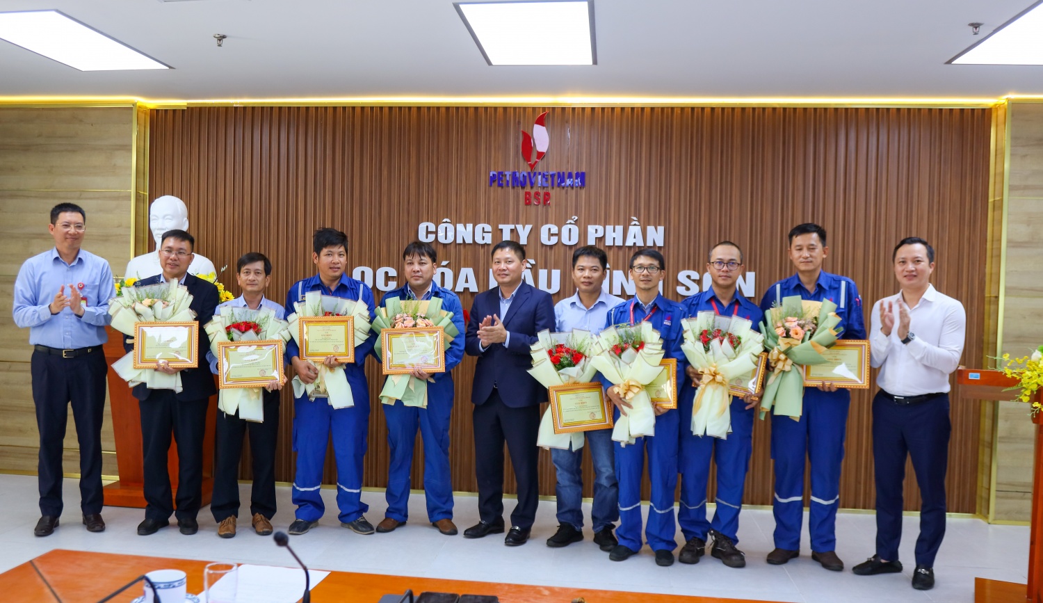 BSR tôn vinh đội ngũ tri thức và nghiên cứu khoa học BSR tôn vinh đội ngũ tri thức và nghiên cứu khoa học