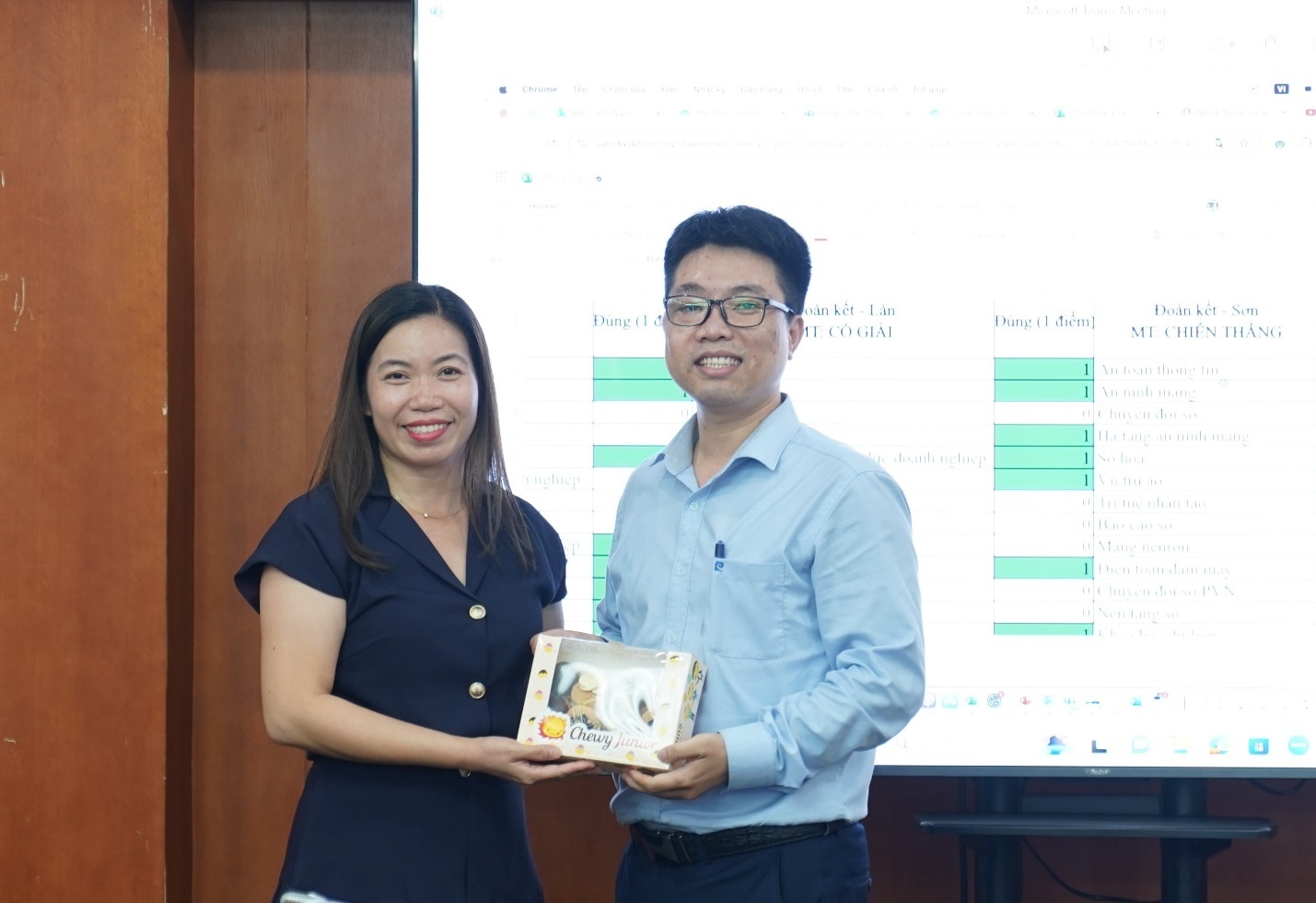 Chi bộ Nghiệp vụ sinh hoạt chuyên đề “Một đội ngũ, một mục tiêu” Chi bộ Nghiệp vụ sinh hoạt chuyên đề “Một đội ngũ, một mục tiêu”