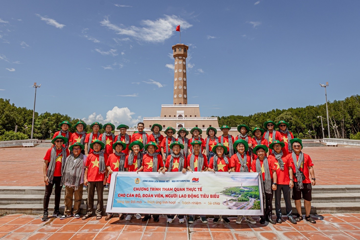 góp phần xây dựng và duy trì mối quan hệ lao động hài hòa ổn định và tiến bộ tại Vietsovpetro. góp phần xây dựng và duy trì mối quan hệ lao động hài hòa ổn định và tiến bộ tại Vietsovpetro.