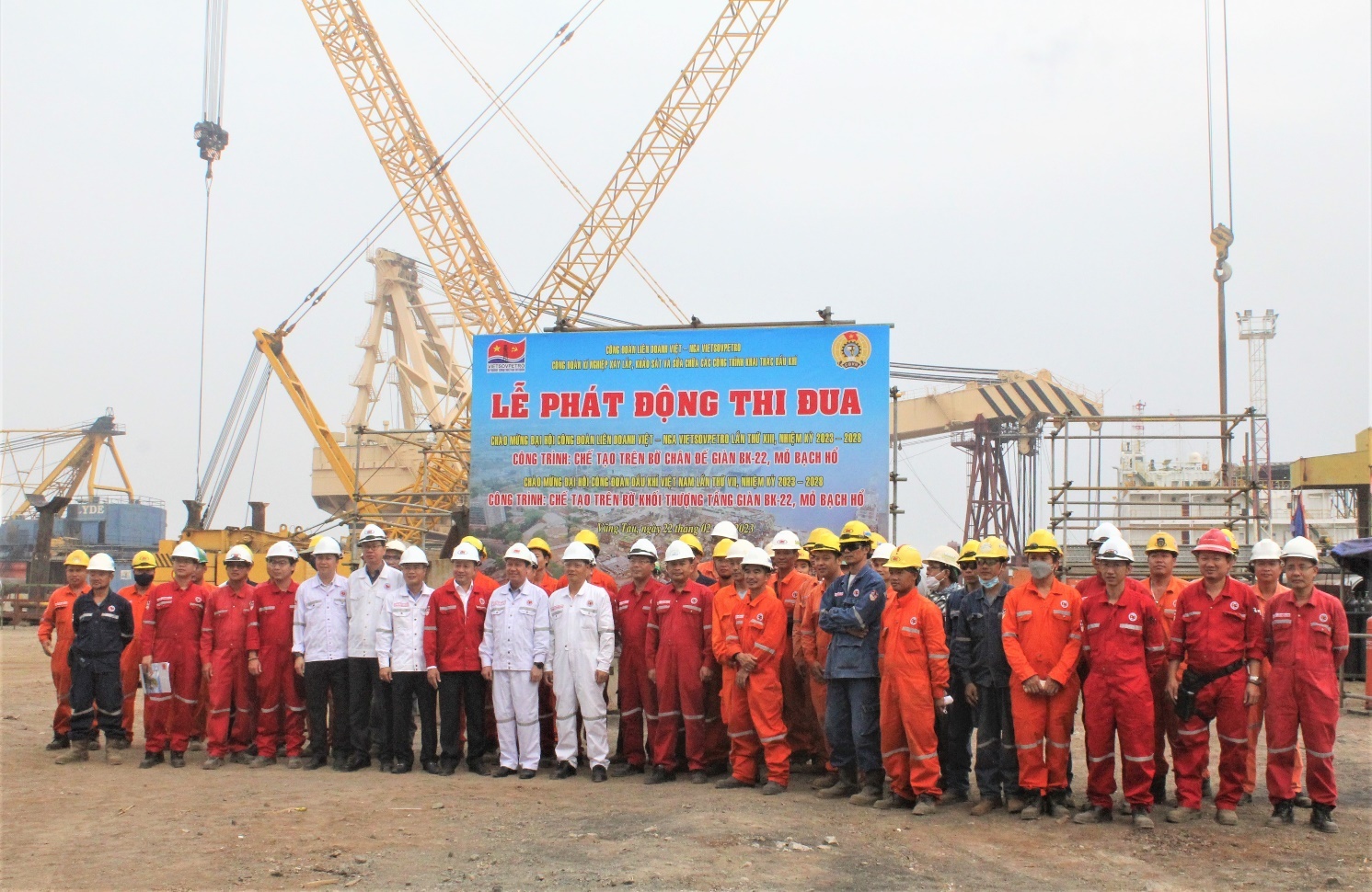 “Một đội ngũ, một mục tiêu” cho dòng dầu chảy mãi “Một đội ngũ, một mục tiêu” cho dòng dầu chảy mãi