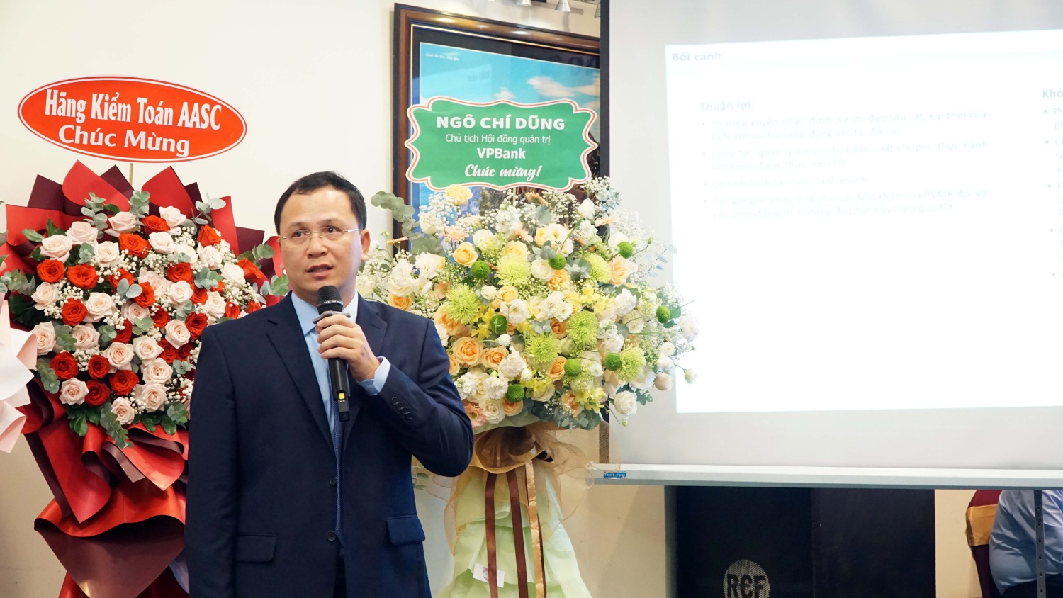 Tổng Giám đốc PVMR Lê Văn Sỹ báo cáo tại Đại hội