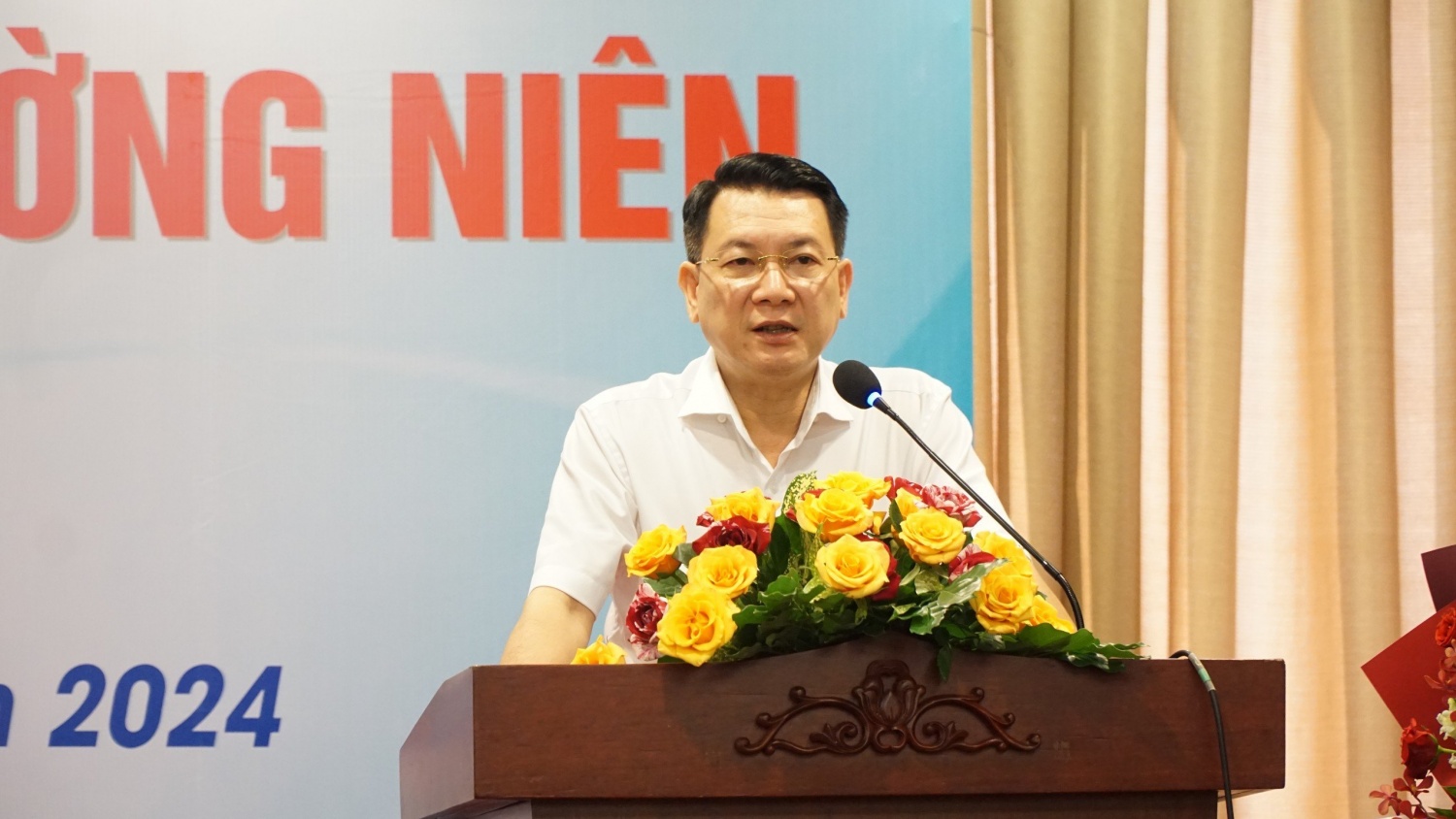 Ông Phạm Tuấn Anh đại diện cổ đông lớn Petrovietnam phát biểu