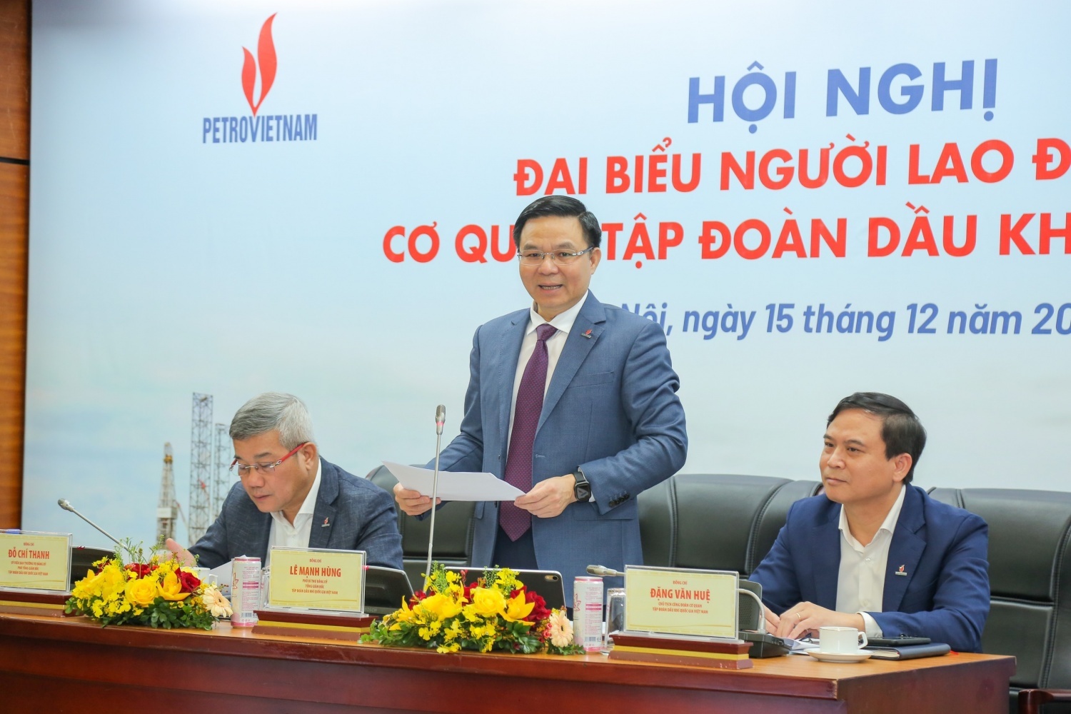 Các cấp công đoàn phối hợp cùng chính quyền tổ chức Hội nghị Đại biểu người lao động để thông tin những kết quả đã đạt được trong công tác công đoàn, đồng thời giải đáp các kiến nghị, thắc mắc của NLĐ, tạo môi trường làm việc thân thiện, phù hợp, an toàn để NLĐ yên tâm công tác Các cấp công đoàn phối hợp cùng chính quyền tổ chức Hội nghị Đại biểu người lao động để thông tin những kết quả đã đạt được trong công tác công đoàn, đồng thời giải đáp các kiến nghị, thắc mắc của NLĐ, tạo môi trường làm việc thân thiện, phù hợp, an toàn để NLĐ yên tâm công tác