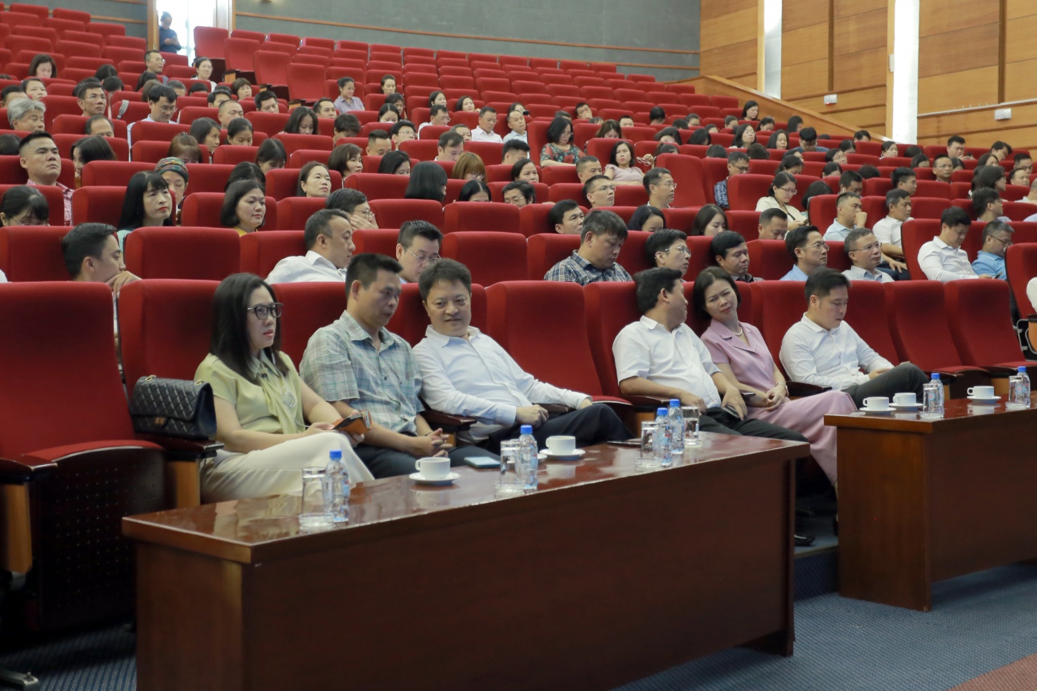 Gần 9 nghìn đảng viên Đảng bộ Tập đoàn Dầu khí Quốc gia Việt Nam học tập, quán triệt Quy định 144 QĐ/TW và Chỉ thị số 35-QĐ/TW Gần 9.000 đảng viên Đảng bộ Tập đoàn Dầu khí Quốc gia Việt Nam tham gia học tập, quán triệt Quy định số 144-QĐ/TW và Chỉ thị số 35-CT/TW
