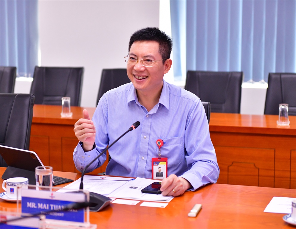 Phó Tổng Giám đốc BSR Mai Tuấn Đạt phát biểu tại buổi làm việc.