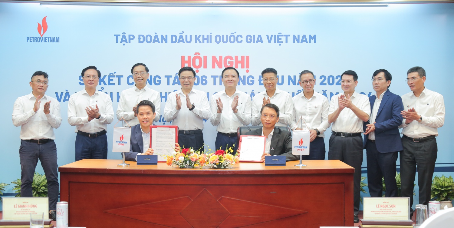 PVEP ký kết các hợp đồng cung cấp dầu thô và khí PVEP ký kết các hợp đồng cung cấp dầu thô và khí