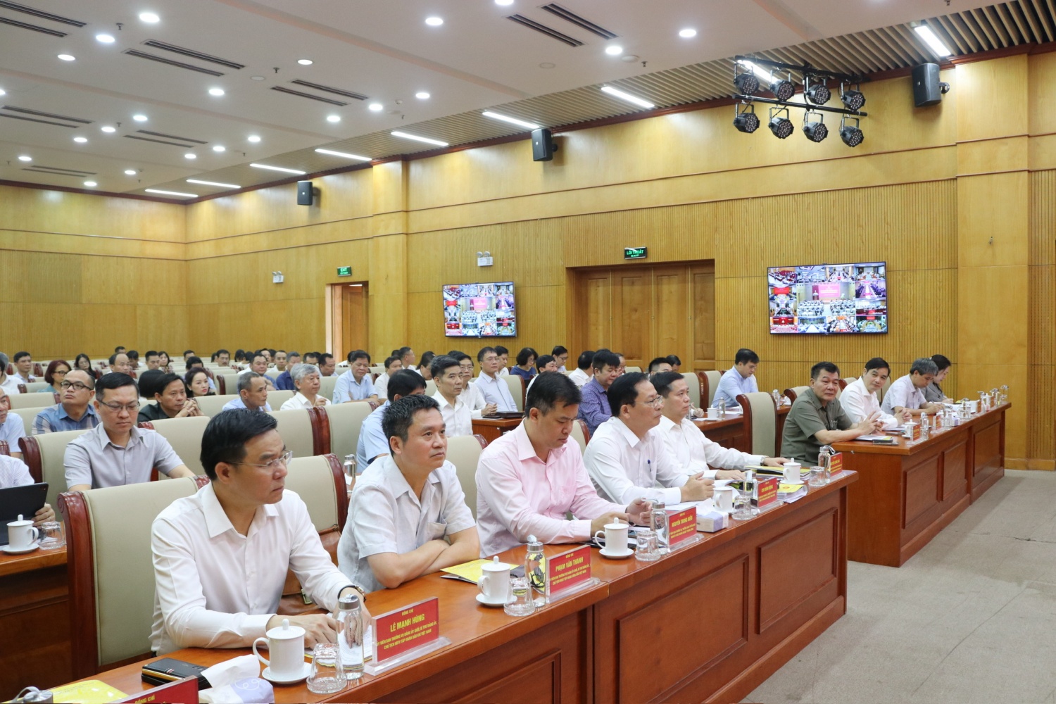 Đảng ủy Tập đoàn Dầu khí Quốc gia Việt Nam cam kết hoàn thành và hoàn thành vượt mức chỉ tiêu, nhiệm vụ nhiệm kỳ 2020-2025 Đảng ủy Tập đoàn Dầu khí Quốc gia Việt Nam cam kết hoàn thành và hoàn thành vượt mức chỉ tiêu, nhiệm vụ nhiệm kỳ 2020-2025