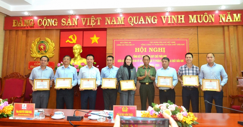 Công an tỉnh BR-VT và PVFCCo phối hợp bảo vệ an ninh – trật tự, an toàn các công trình dầu khí Công an tỉnh BR-VT và PVFCCo phối hợp bảo vệ an ninh – trật tự, an toàn các công trình dầu khí