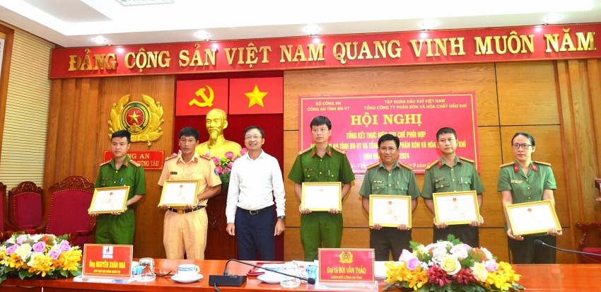 Công an tỉnh BR-VT và PVFCCo phối hợp bảo vệ an ninh – trật tự, an toàn các công trình dầu khí Công an tỉnh BR-VT và PVFCCo phối hợp bảo vệ an ninh – trật tự, an toàn các công trình dầu khí