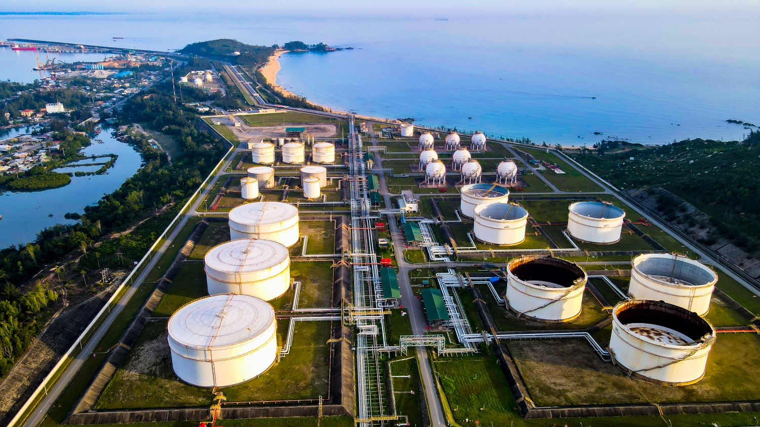 Petrovietnam liên tục thiết lập những kỷ lục trong sản xuất kinh doanh Petrovietnam liên tục thiết lập những kỷ lục trong sản xuất kinh doanh